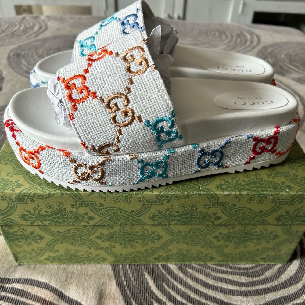 Gucci jumbo GG platform slide sandal